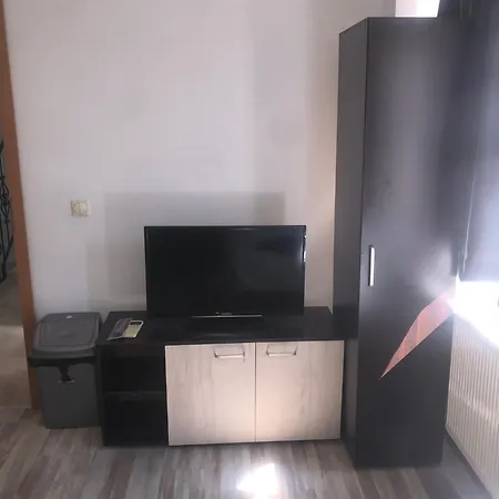 In Free Parking Area 招待所