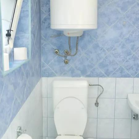 In Free Parking Area * 斯科普里