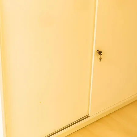 In Free Parking Area 招待所