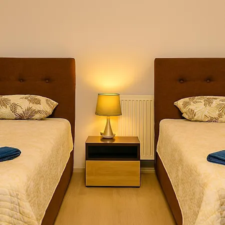 In Free Parking Area * 斯科普里