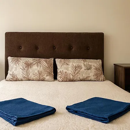 In Free Parking Area 招待所 *