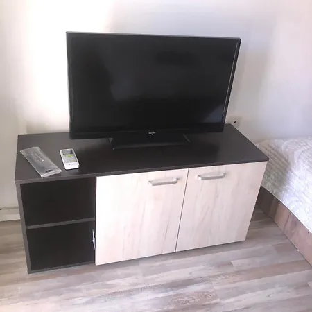 In Free Parking Area * 斯科普里