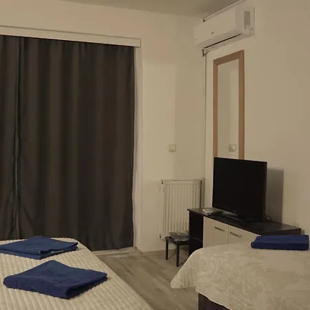 In Free Parking Area 招待所 斯科普里